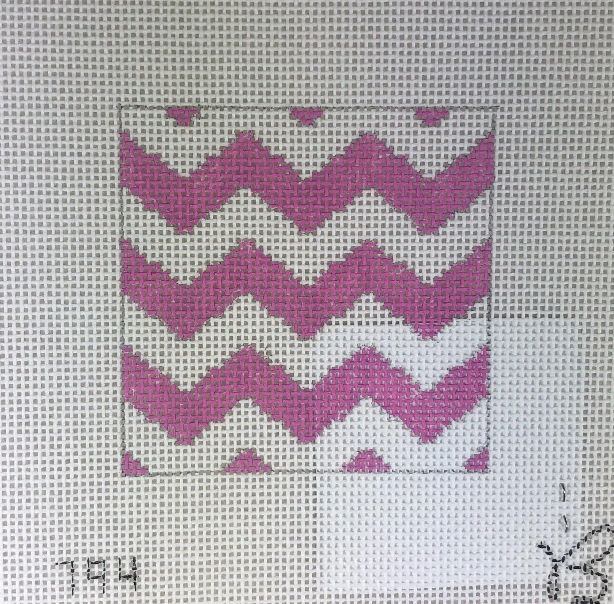 * Beth Grantz Design 120 794PW Chevron, Pink/White
