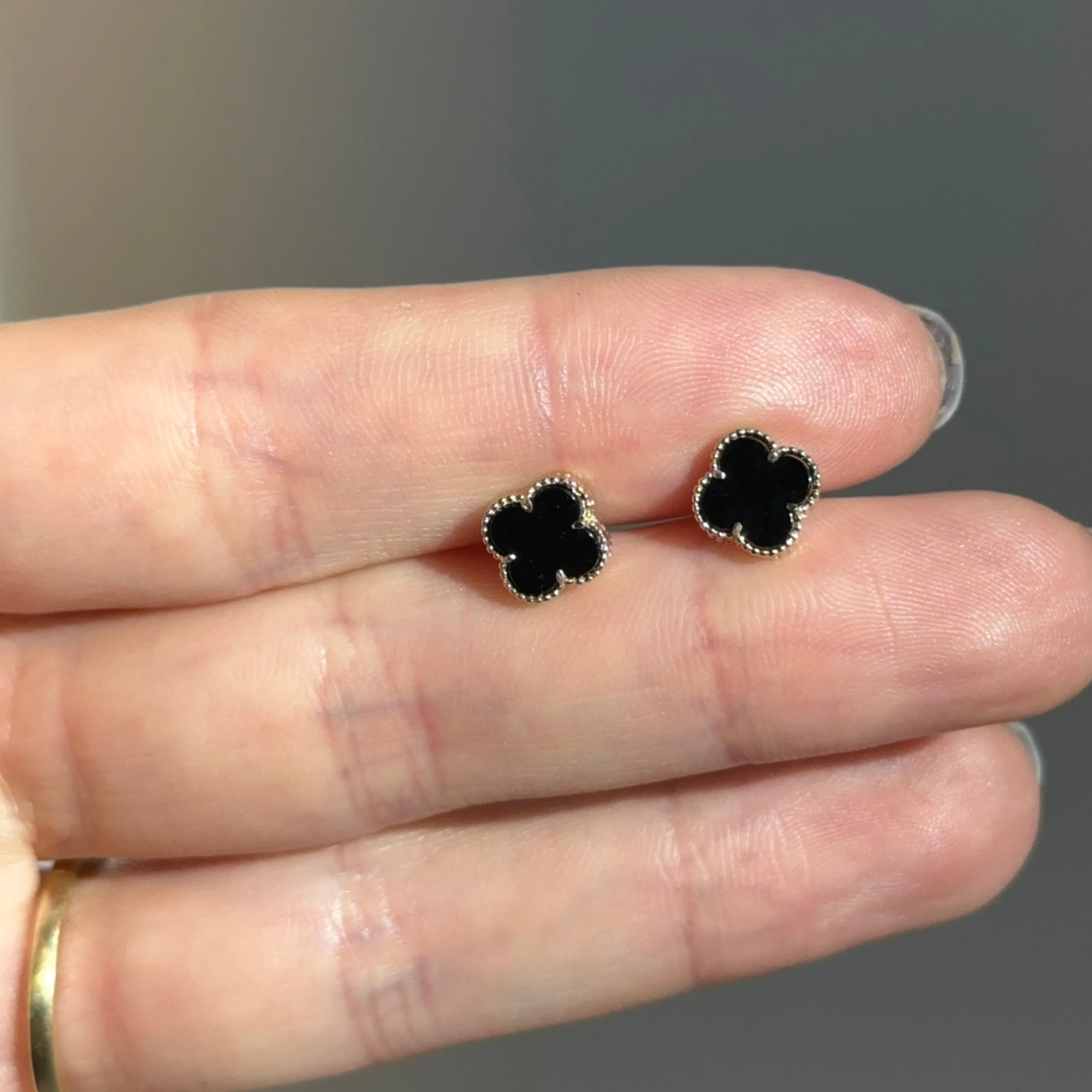 14KT Yellow Gold 8mm Beaded Black Onyx Clover Stud Earrings