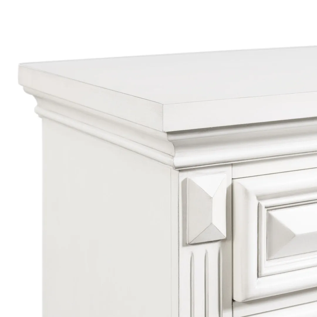 Alauna 6 Drawer Chest Lark Manor™ Color: Antique White