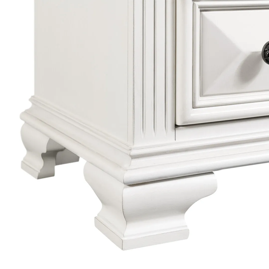 Alauna 6 Drawer Chest Lark Manor™ Color: Antique White