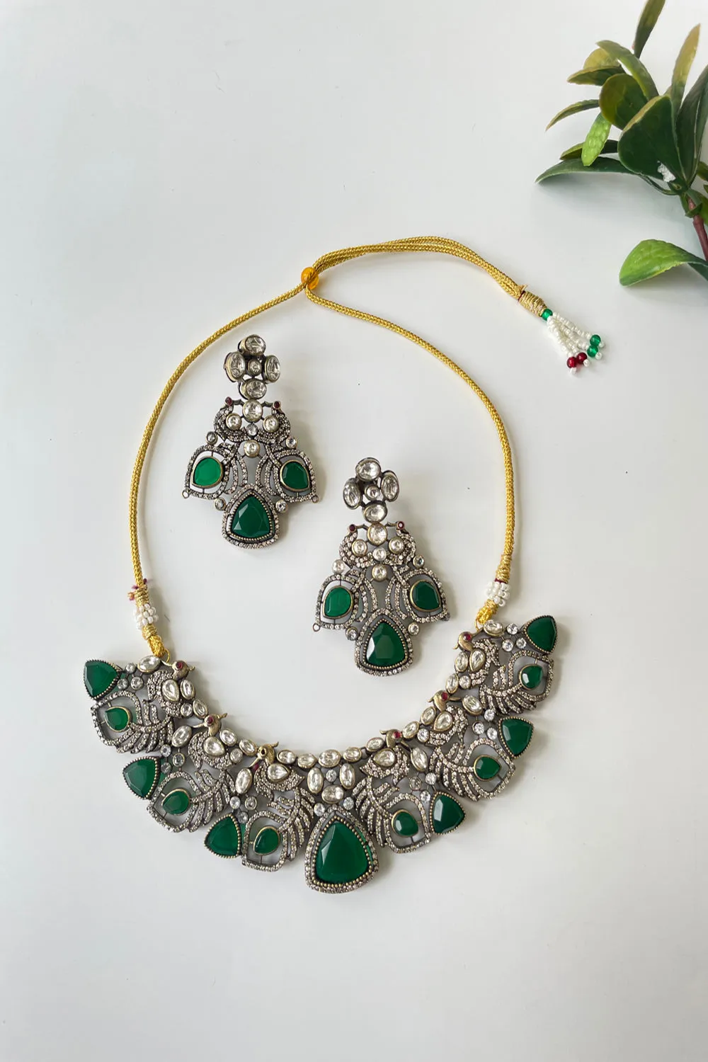 Antique Finish Kundan Necklace With Green Beads