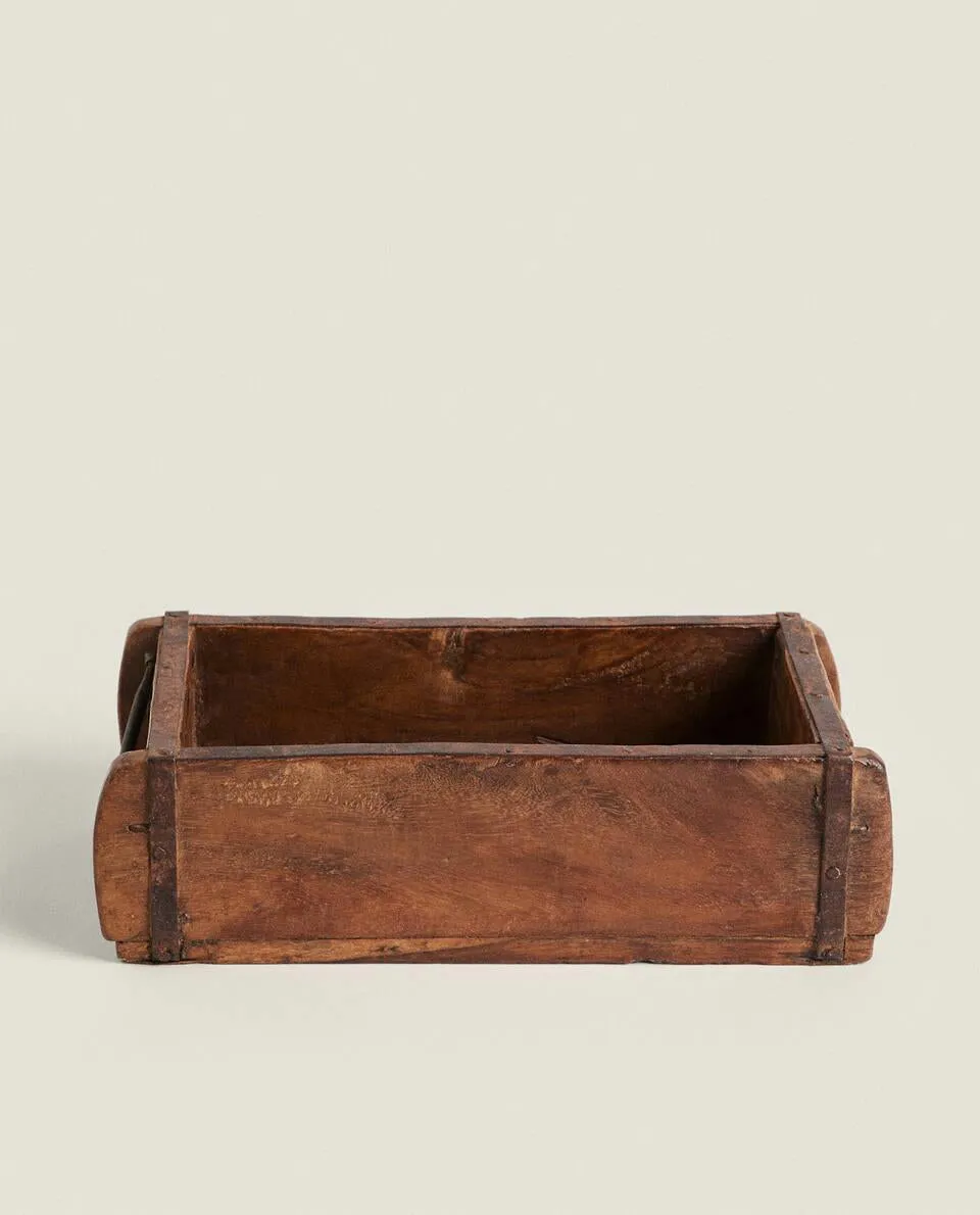 ANTIQUE-FINISH WOODEN BOX