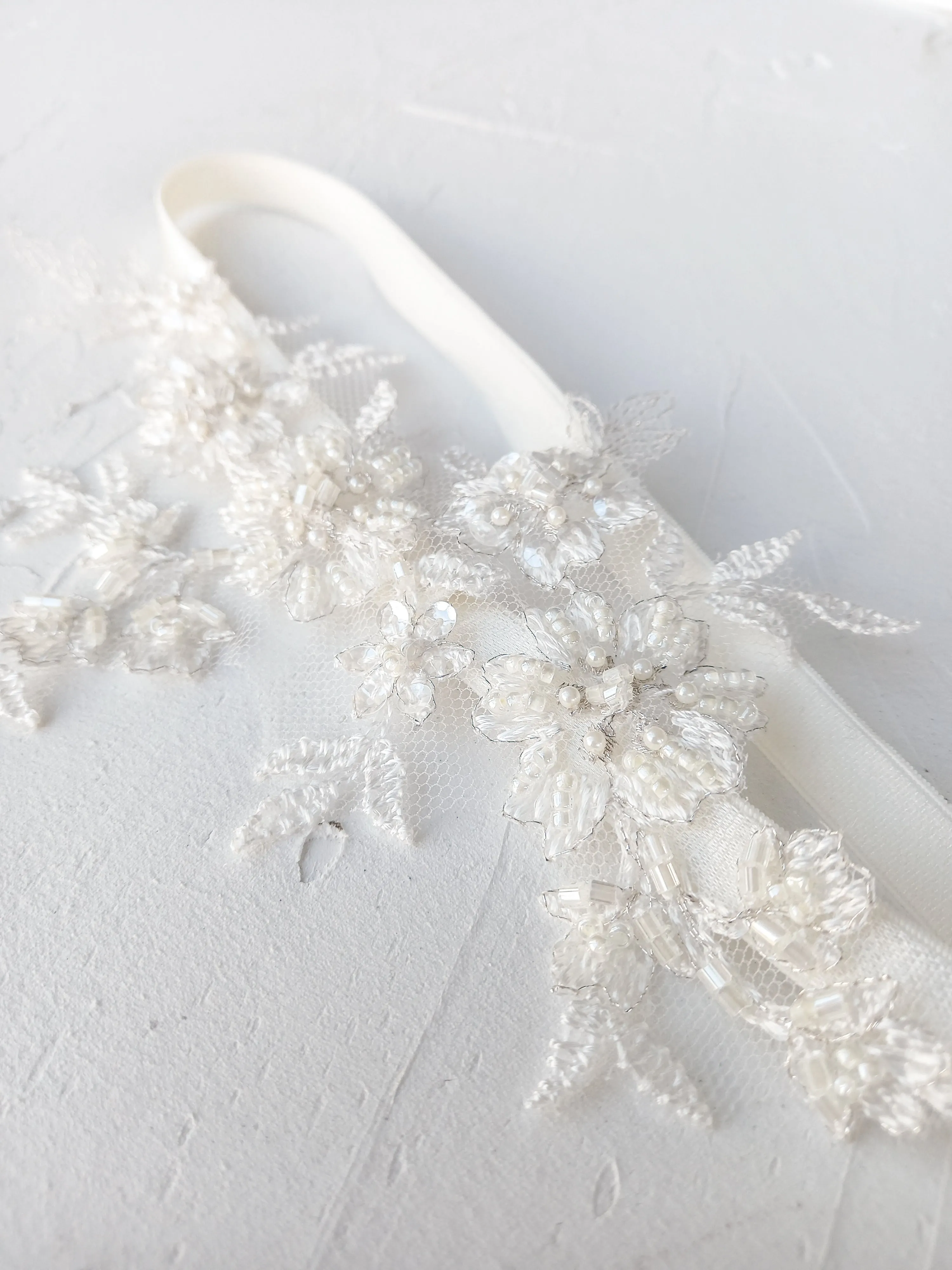 Aurore Garter Silver