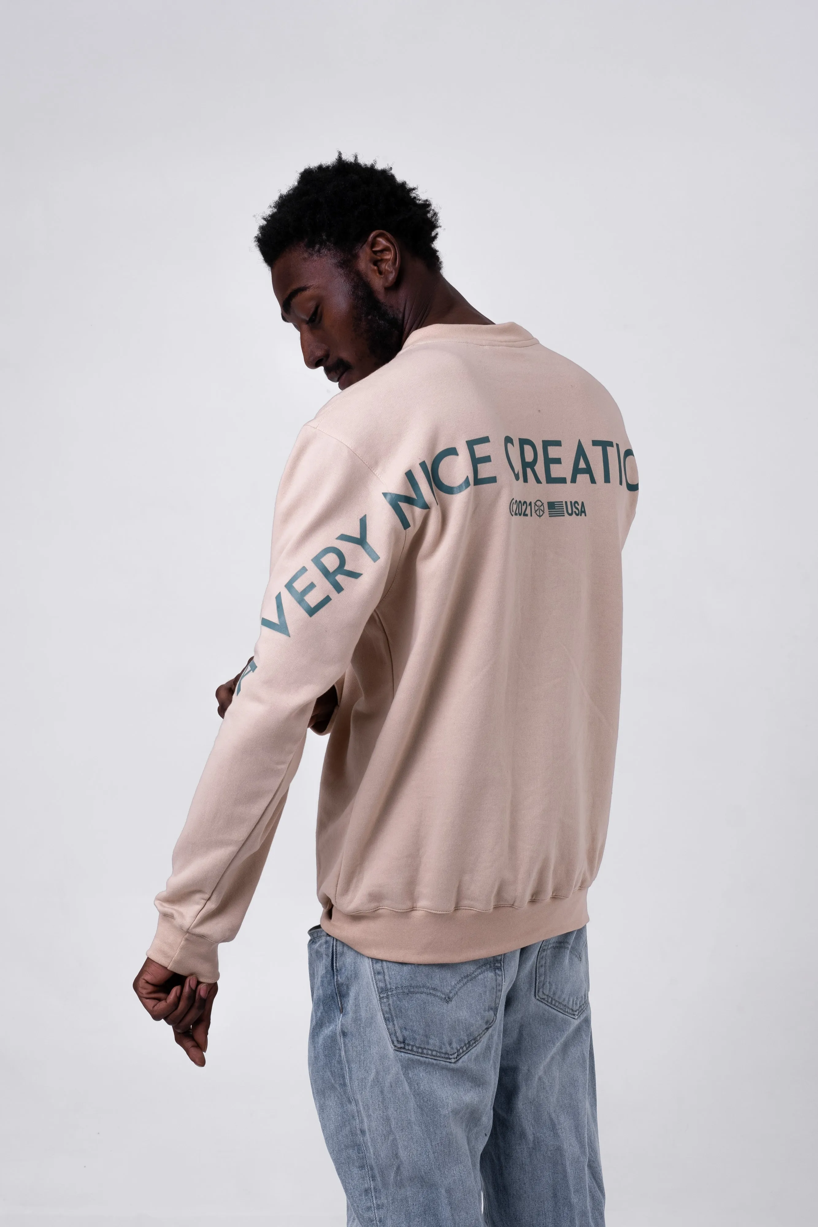 AVNCI V-CREW Embroidered Sweater