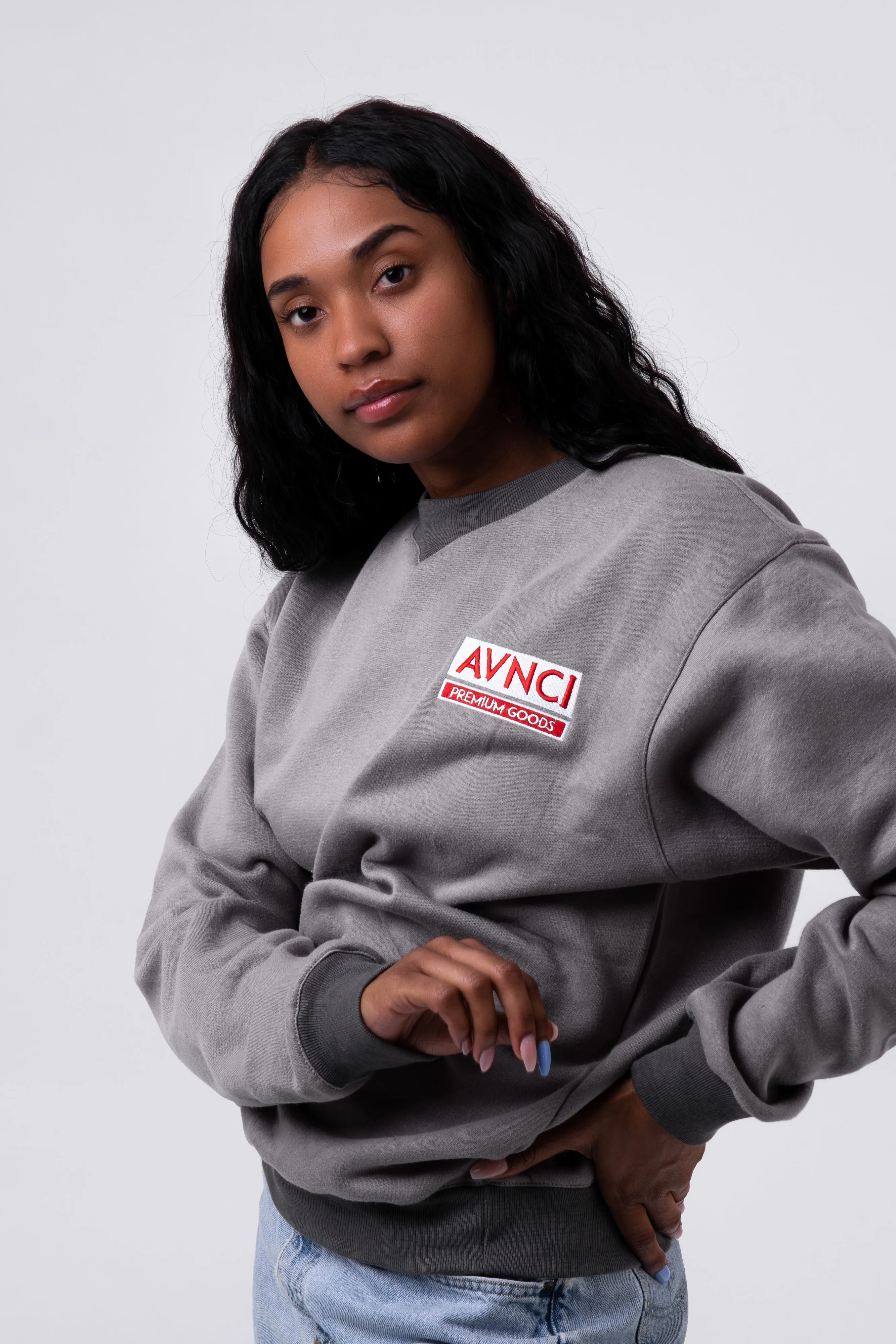 AVNCI V-CREW Embroidered Sweater