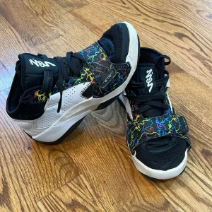 Boy’s Jordan Zion 2 Noah White Black Multi-Color (TD) Sneakers. Size 6Y.