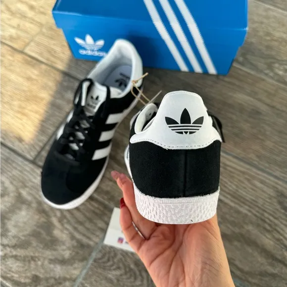 Brand New Adidas Gazelle Big Kids's Black and White Sneakers BB2502