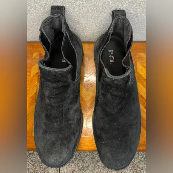 Duluth Trading black suede pull on Chelsie boot 11W