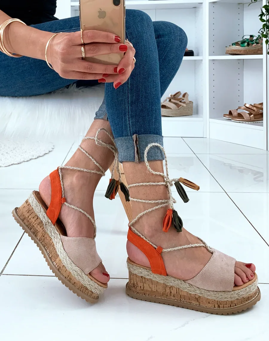 Espadrilles compensées beige en suédine avec lacets corde cheville à pompon