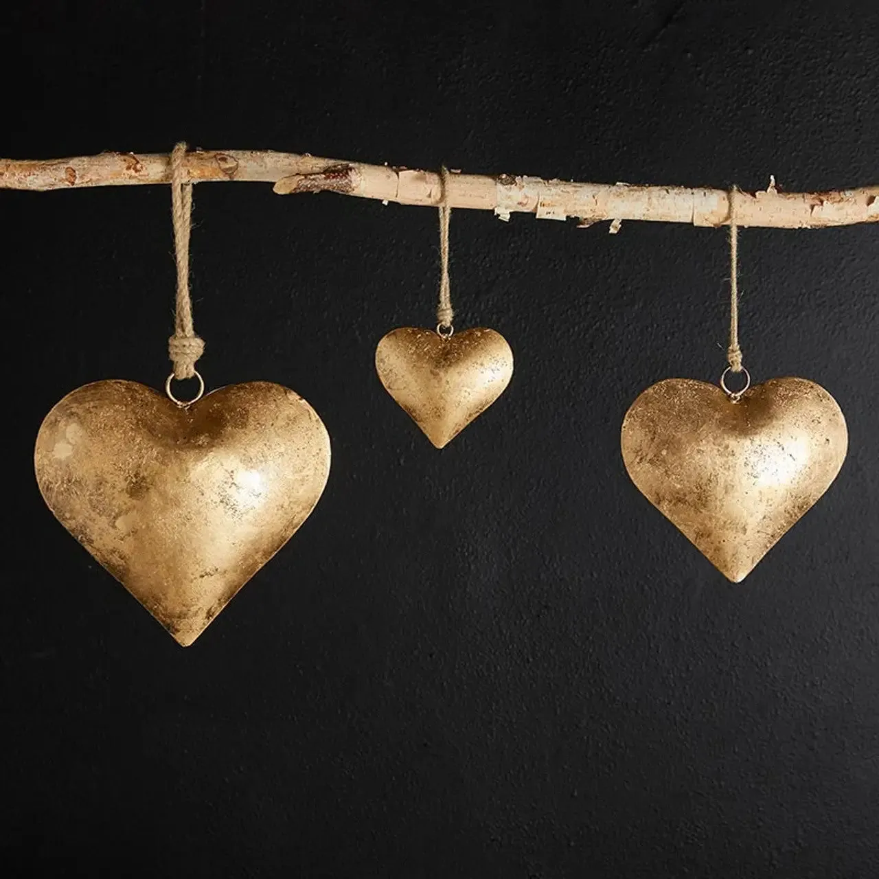 GOLDEN ANTIQUE HEART