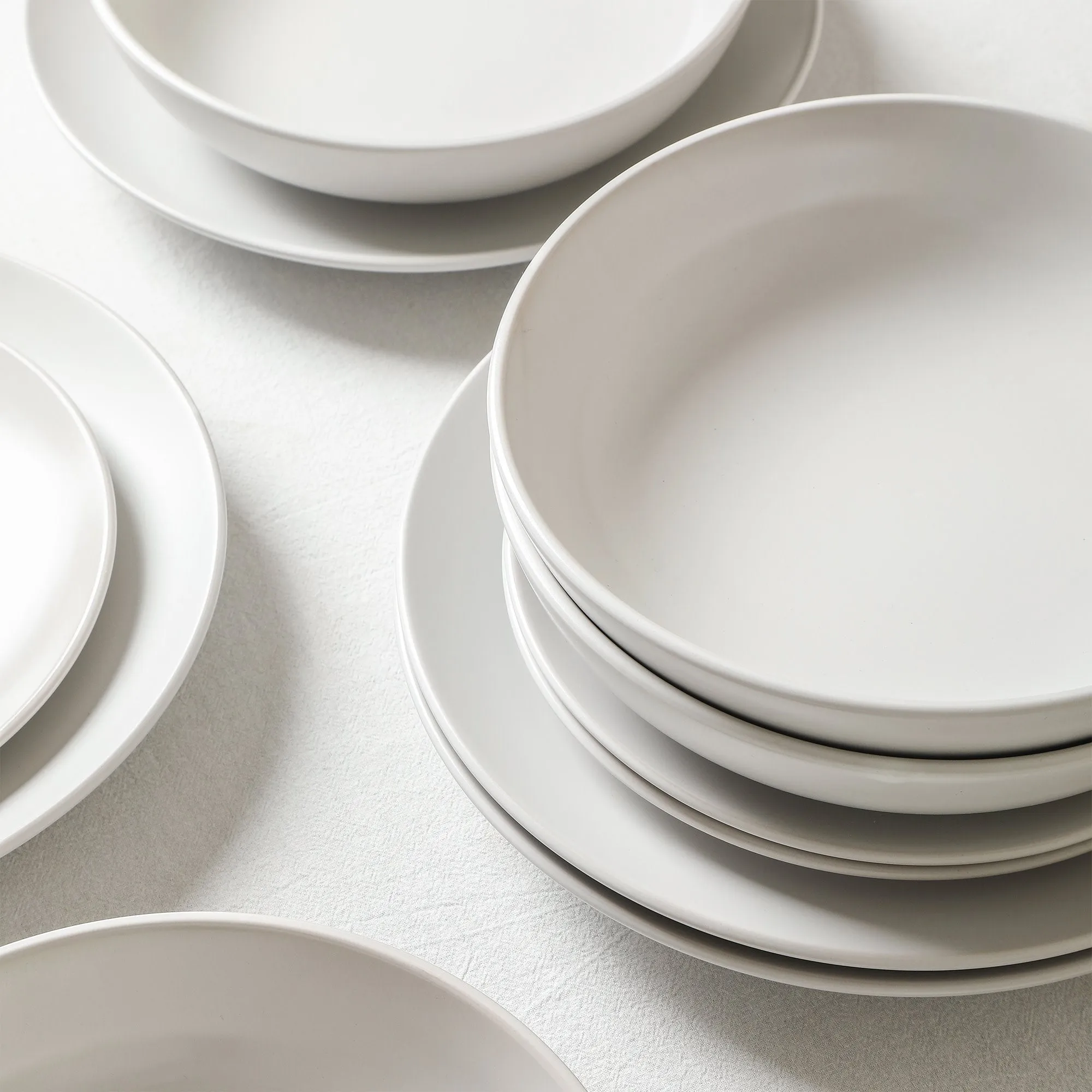 Mia Stoneware Dinnerware Set - White