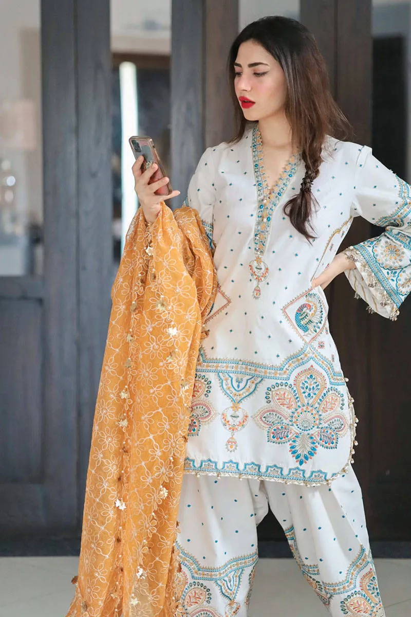 MOHSIN NAVEED RANJHA | BAAD-E-NAU BAHAR FESTIVE LAWN’23 | SURAJ MUKHI