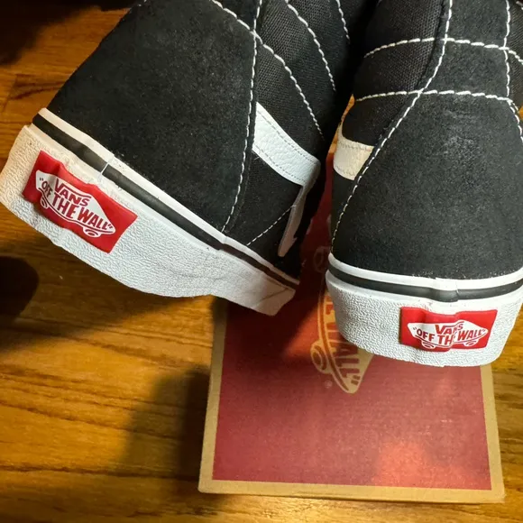 New in Box Vans SK8-Hi Boys Shoe in Black/Black/White Size 5M