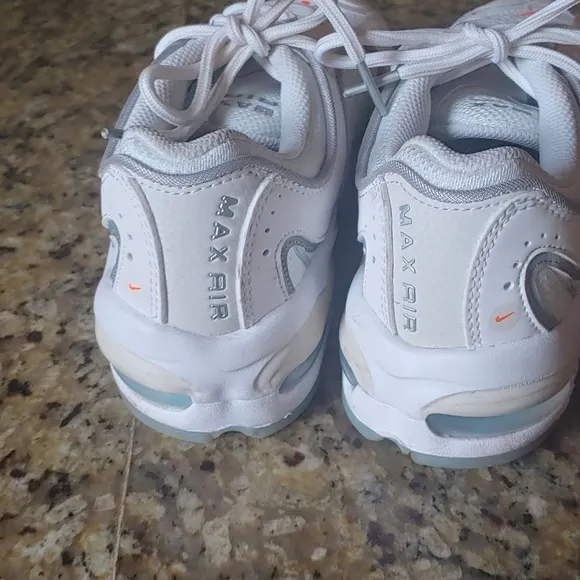 Nike Air Max Tailwind 4 SE White Sneakers sz 7Y