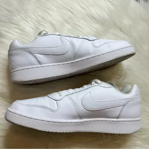 Nike Ebernon White Sneakers Size 9.5