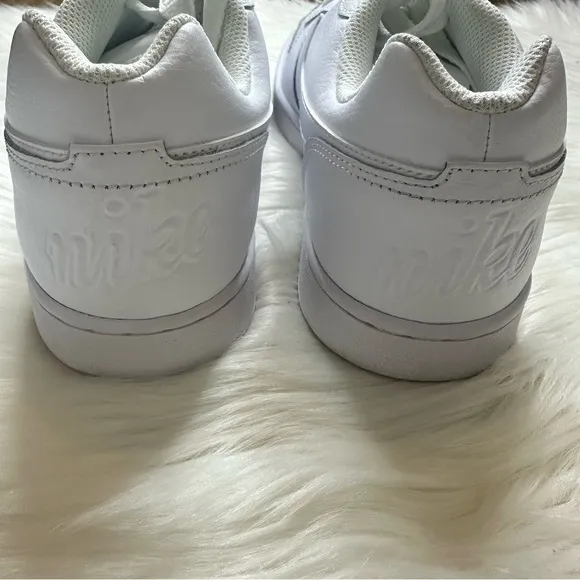 Nike Ebernon White Sneakers Size 9.5
