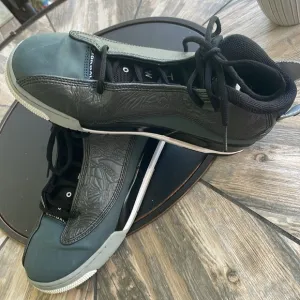 Nike-Jordan Air Dub Zero youth basketball shoes