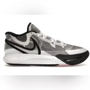 Nike Kyrie Irving 8 white/white-black sneakers youth size 10c