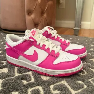 Nike Pink and White Sneakers dunk low