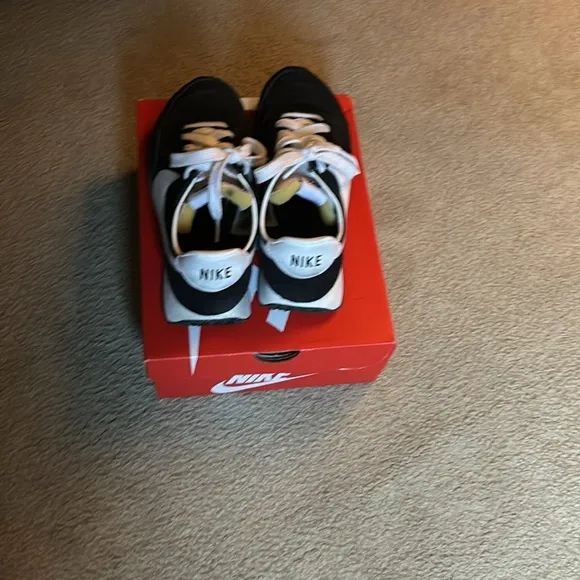 Nike size 5 black sneakers with white check .Nike waffle trainer 2 GS