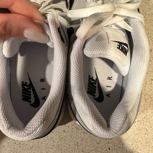 Nike White and Black Sneakers