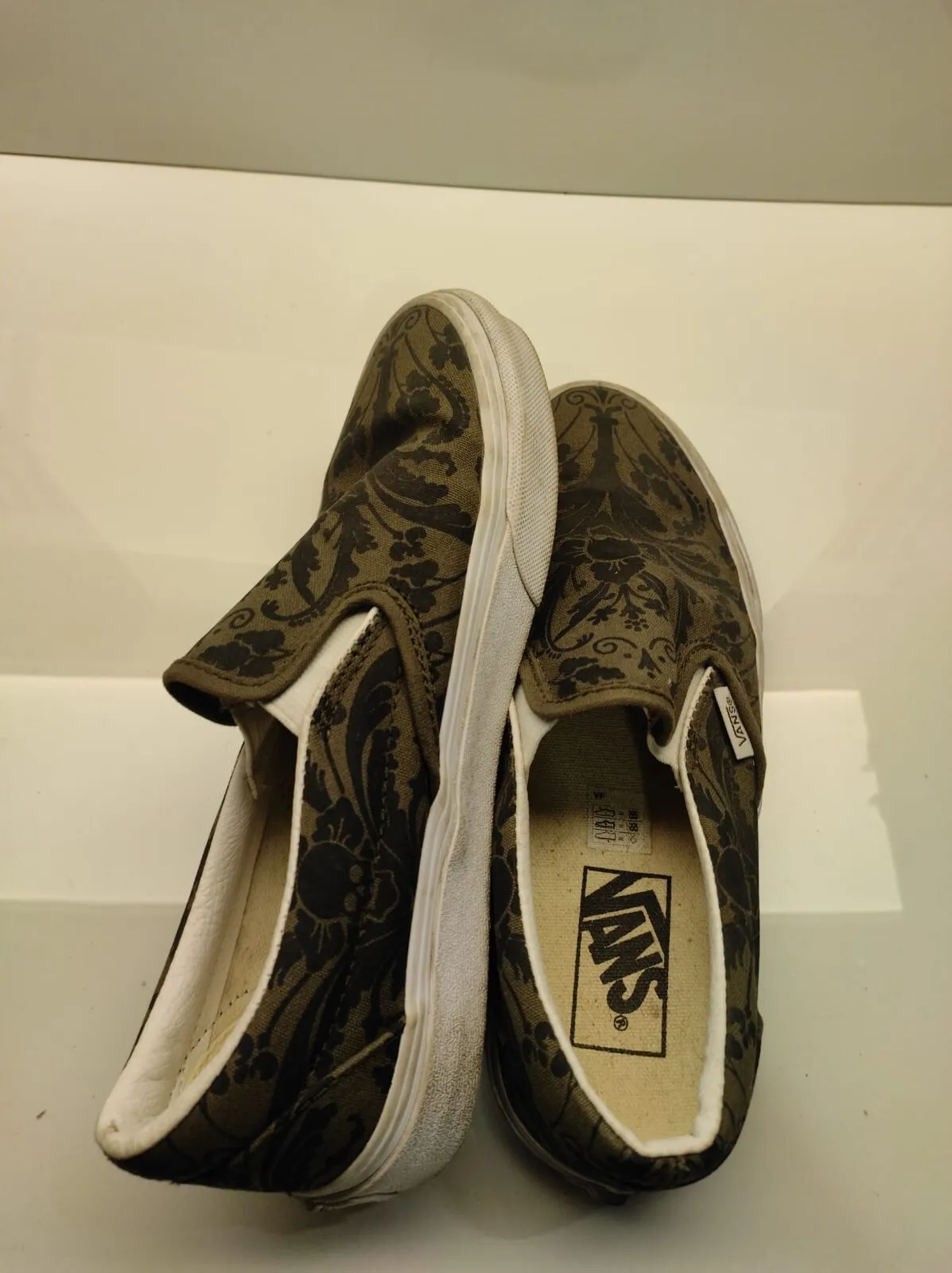 Vans Men's Classic Slip On Skull Tapestry Grape Leaf Canvas Shoes Size 5