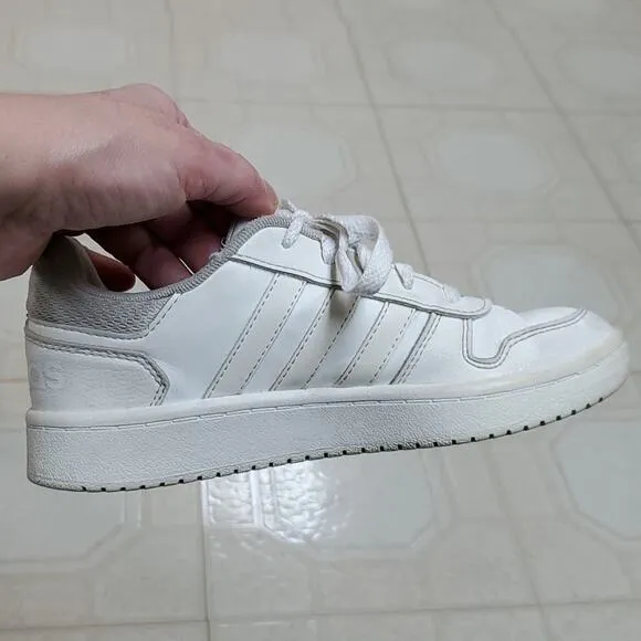 White Adidas sneakers size 3.5 (3 1/2)