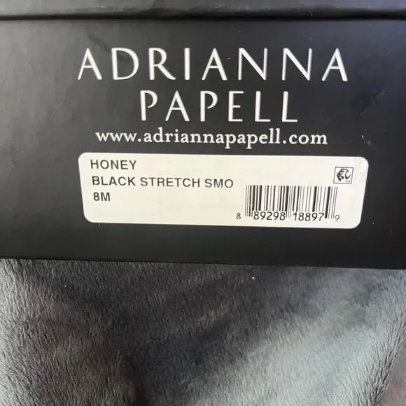 WOMEN’S SZ 8 ADRIANNA PAPELL BLACK LEATHER BOOTS. NIB