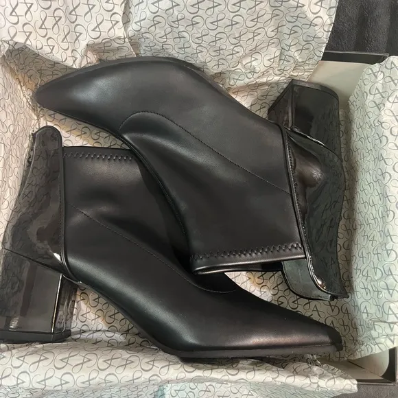 WOMEN’S SZ 8 ADRIANNA PAPELL BLACK LEATHER BOOTS. NIB
